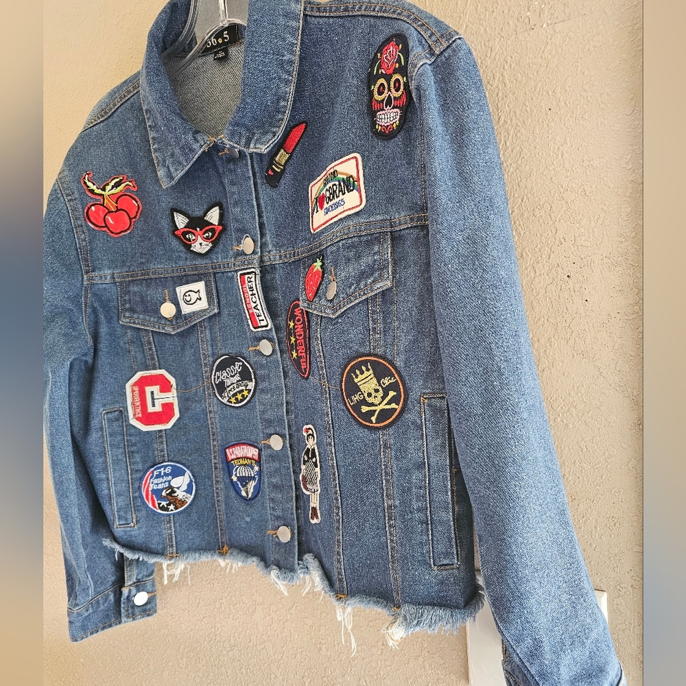 3.65 women's cropped jeans patch jacket women's size medium color denim - Picture 2 of 6